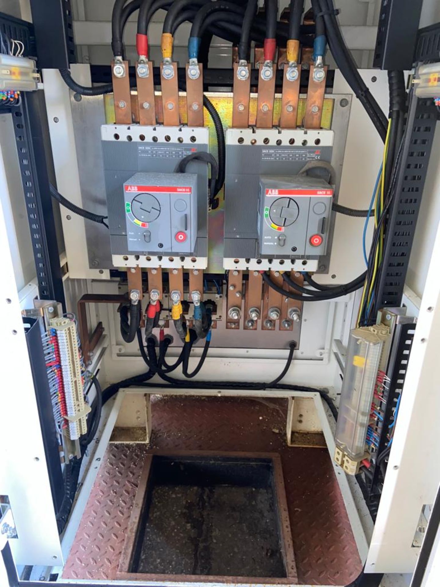 Cummins 125 kVA generator set - mains failure ATS, fuel tanks 40ft armoured Container - Super Silent - Image 20 of 36