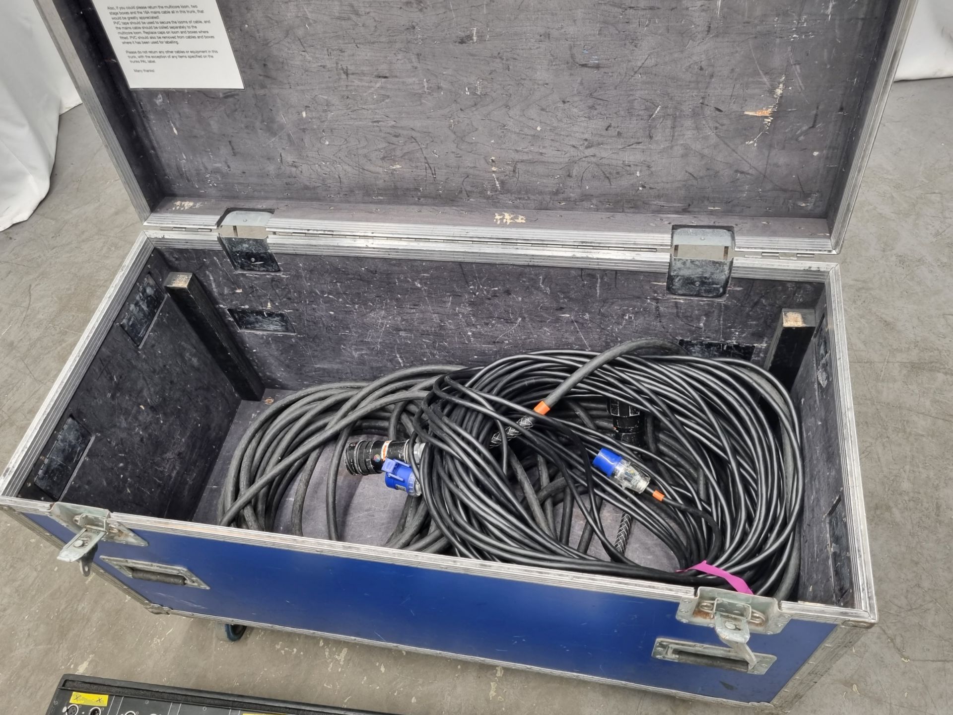 2x 32 input and output XLR stageboxes with multicore loom and mains cable in flight case on wheels - Bild 4 aus 7