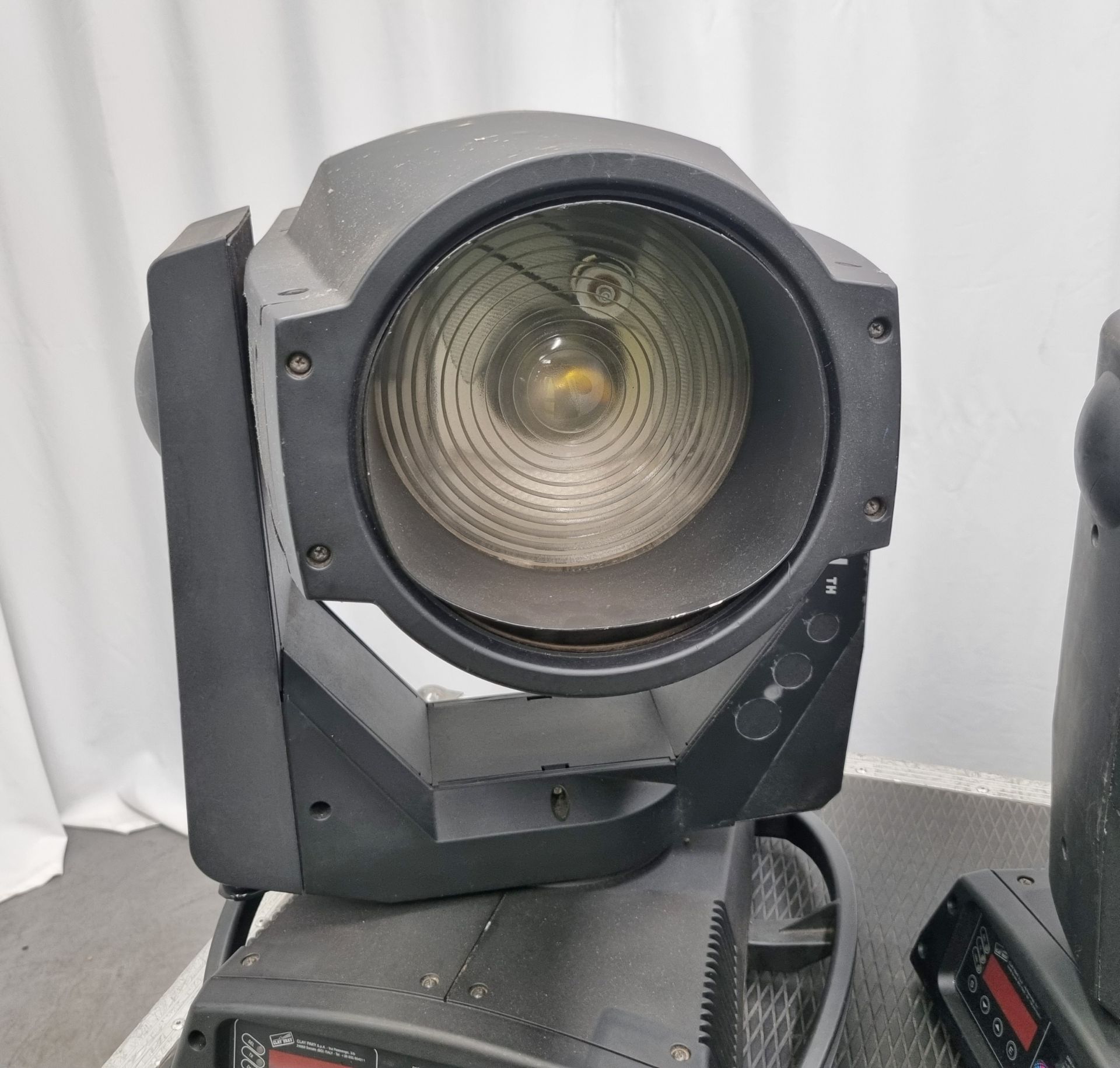 2x Clay Paky Alpha Wash TH 575 lights with flight case - L 1080 x W 870 x H 890mm(missing brackets) - Bild 8 aus 9