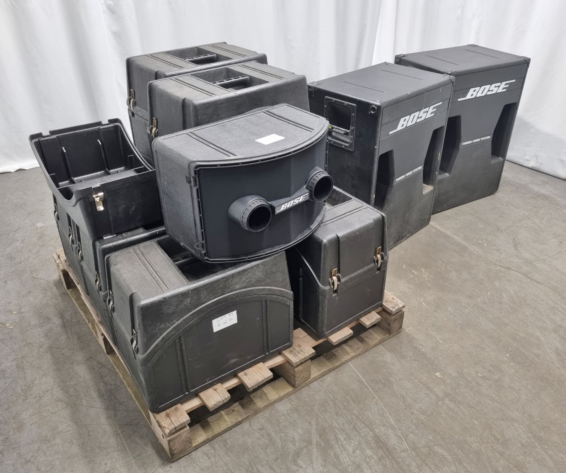 8x BOSE 802 series 2 speakers in cases, 2x BOSE 302 subwoofers with covers - Bild 2 aus 10