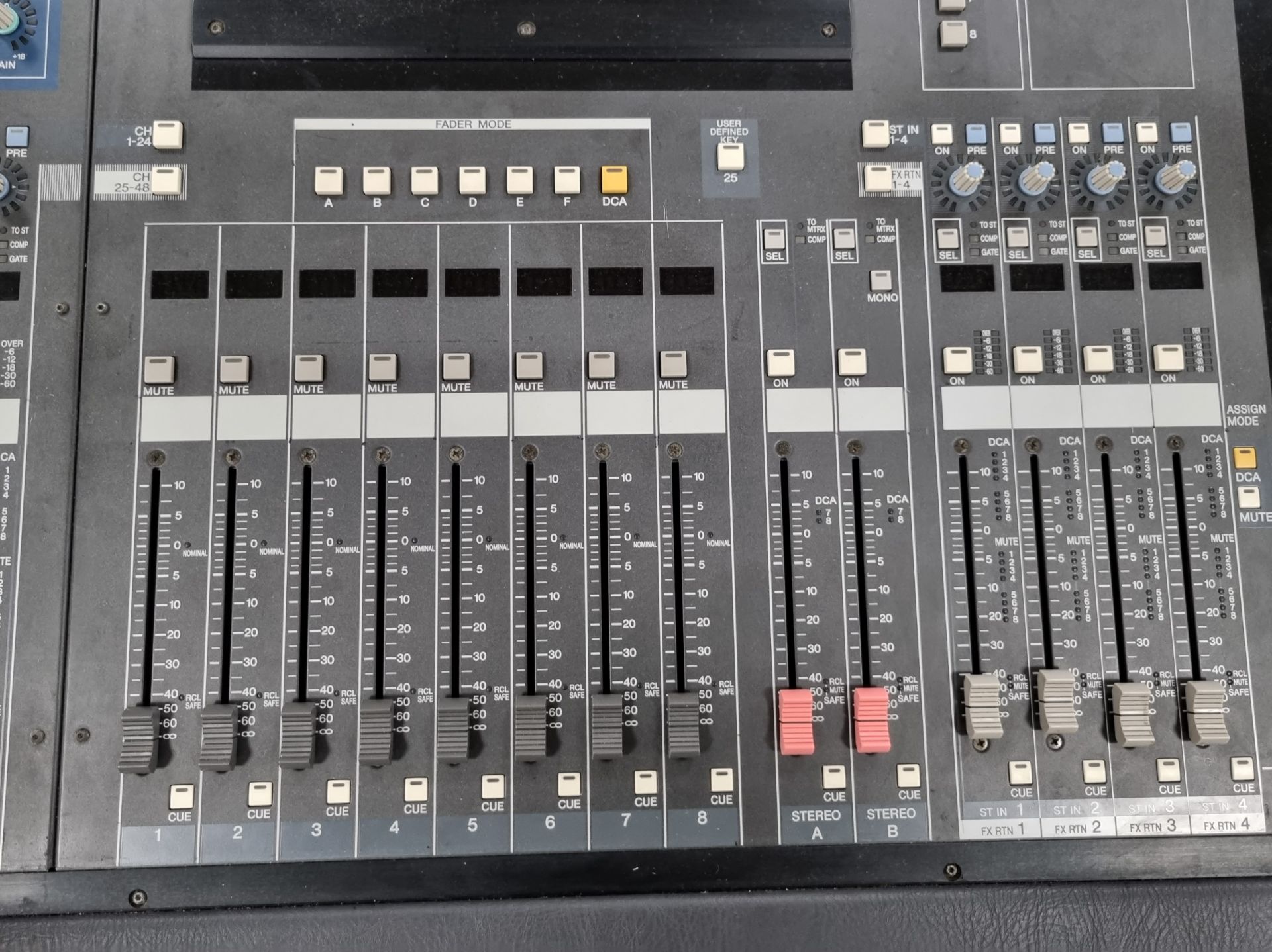 Yamaha PM5D 48 channel digital mixing console ( L 155 x D 125 x H 35cm) with 2 power supplies - Image 6 of 18