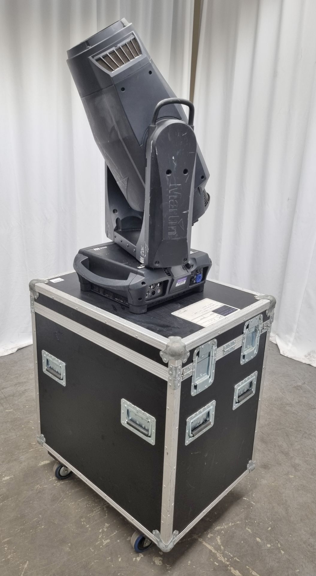 Martin Mac III Profile 1800W high output moving light with flight case on wheels - L 800 x W 600 - Image 3 of 8