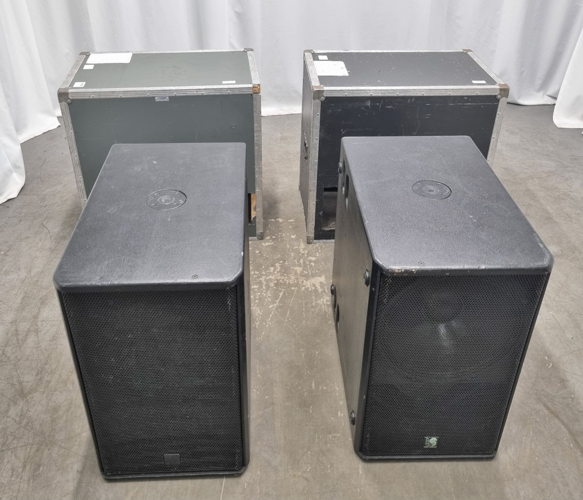 2x Logic LS300 15 inch subwoofer speakers in flight case - Image 2 of 8