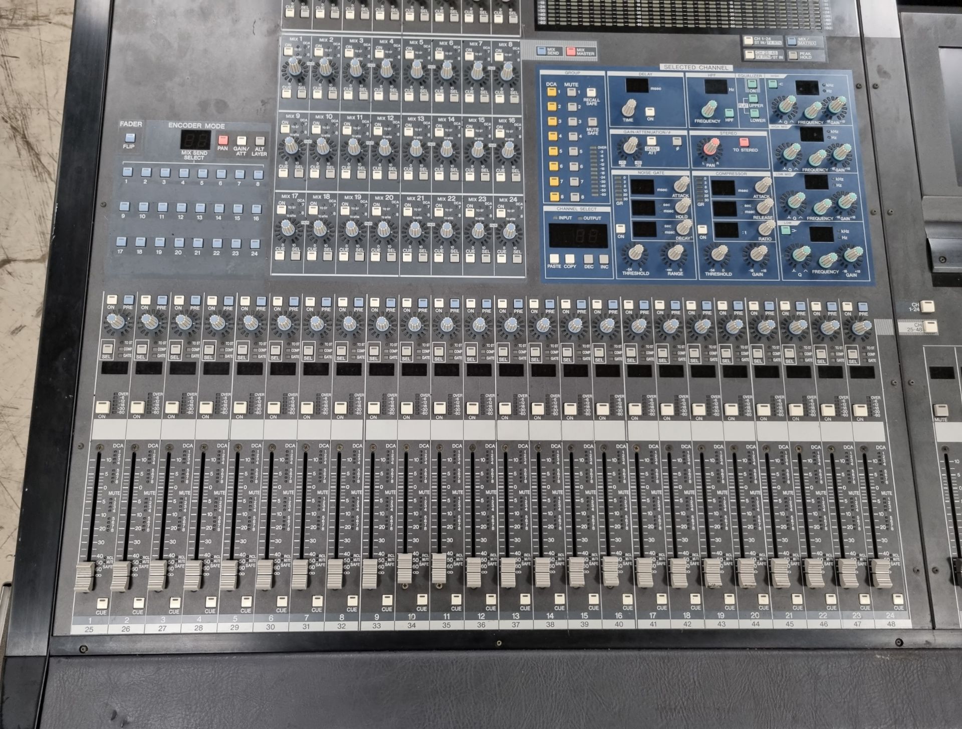 Yamaha PM5D 48 channel digital mixing console ( L 155 x D 125 x H 35cm) with 2 power supplies - Image 4 of 18