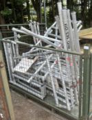 25x Aluminium scaffold units with couplings - L 1100 x W 100 x H 1560 / L 1100 x W 100 x H 1560mm