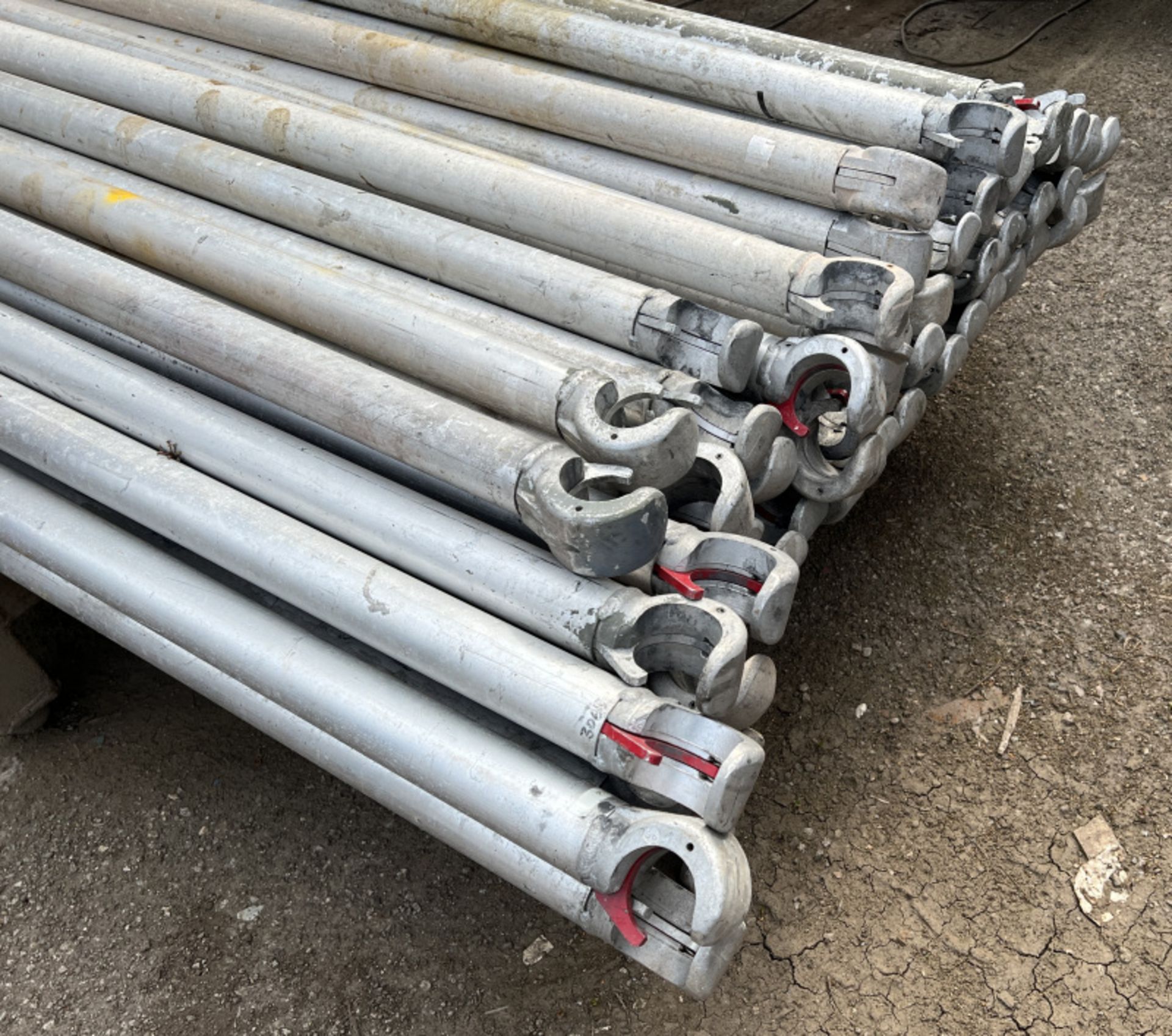 Diagonal aluminium scaffolding brace poles - L 3150 x W 50 x H 70mm - 53 pieces - Bild 2 aus 3