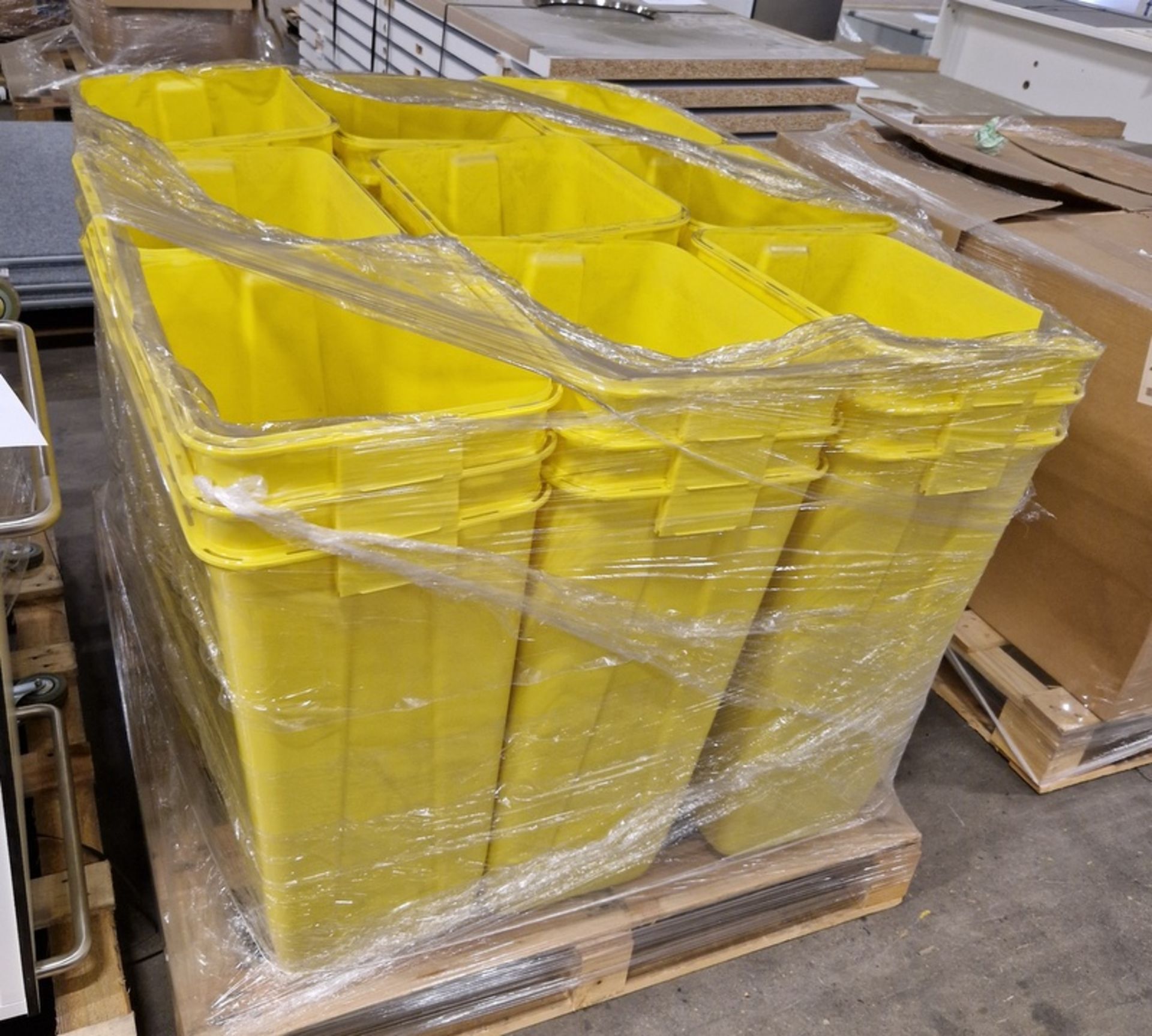 Approx 50 pallet spaces of sharps bins – itemised list in the description with quantities - Bild 17 aus 23