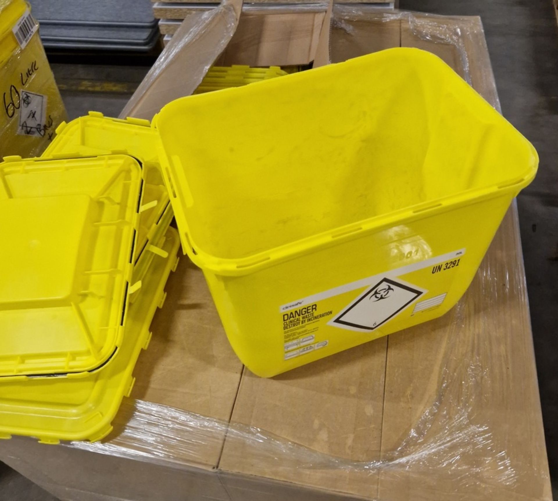 Approx 50 pallet spaces of sharps bins – itemised list in the description with quantities - Bild 22 aus 23