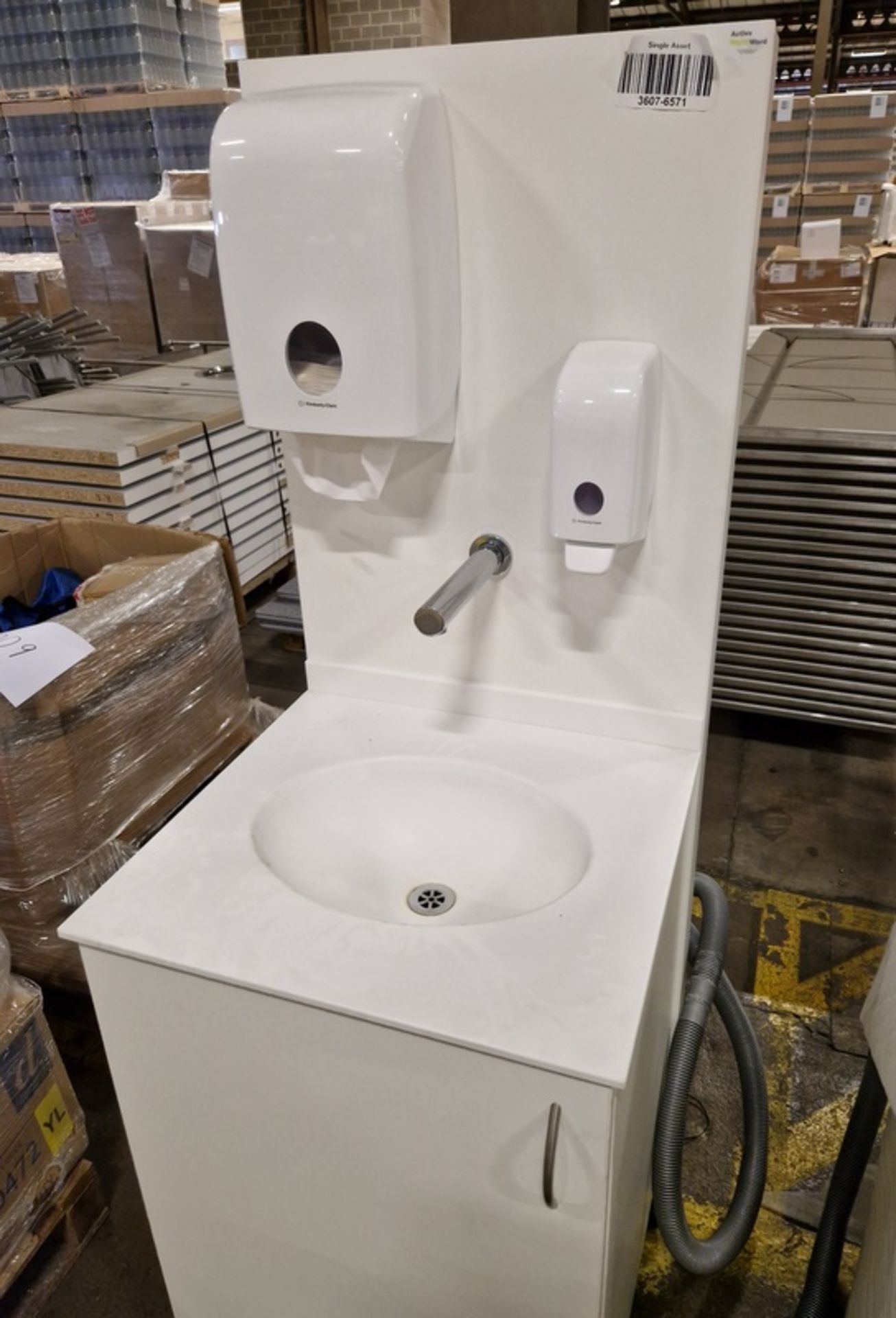 Approx 38 pallet spaces of free standing hand wash stations – itemised list in the description - Image 2 of 16