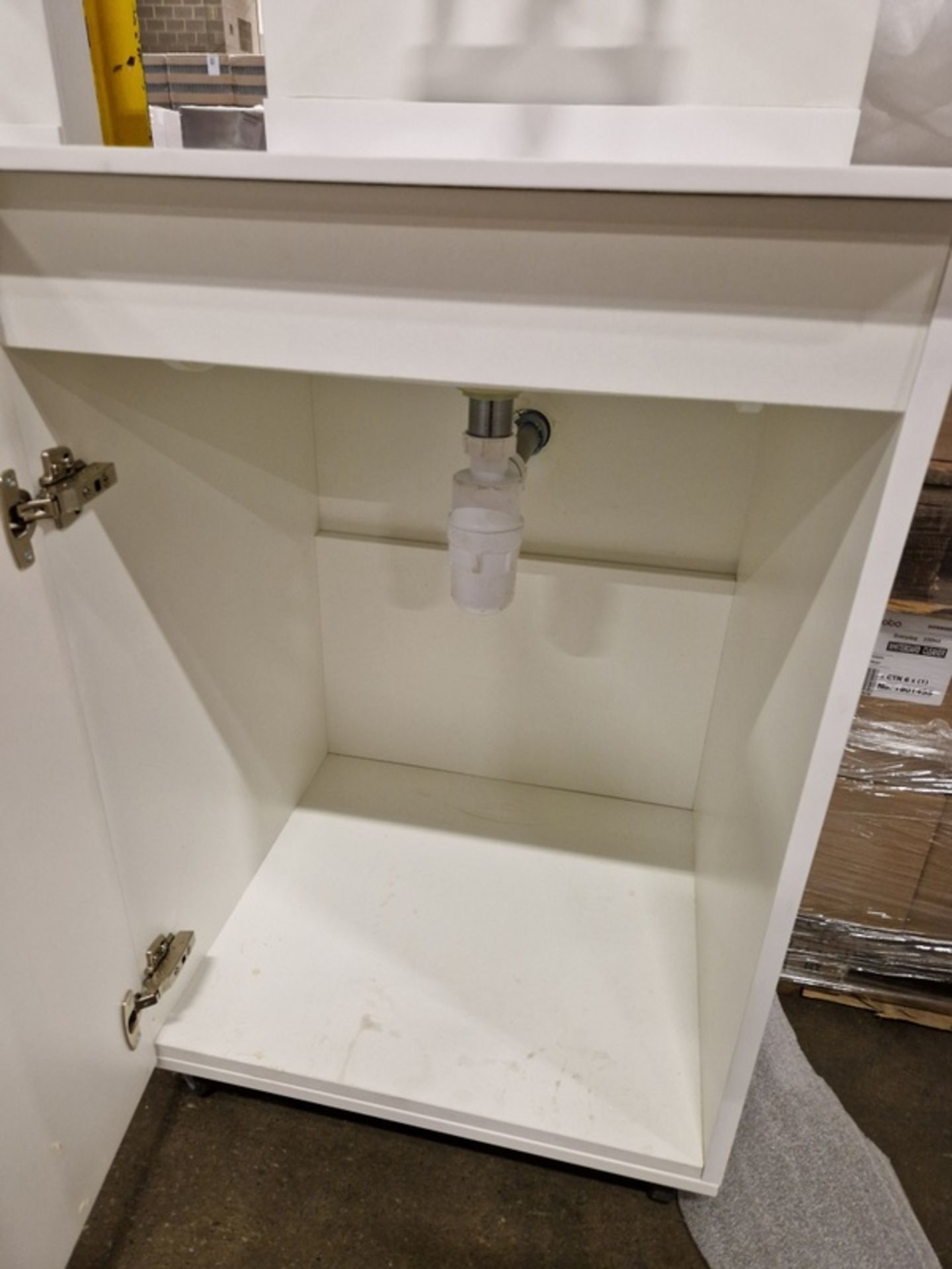 Approx 38 pallet spaces of free standing hand wash stations – itemised list in the description - Image 10 of 16