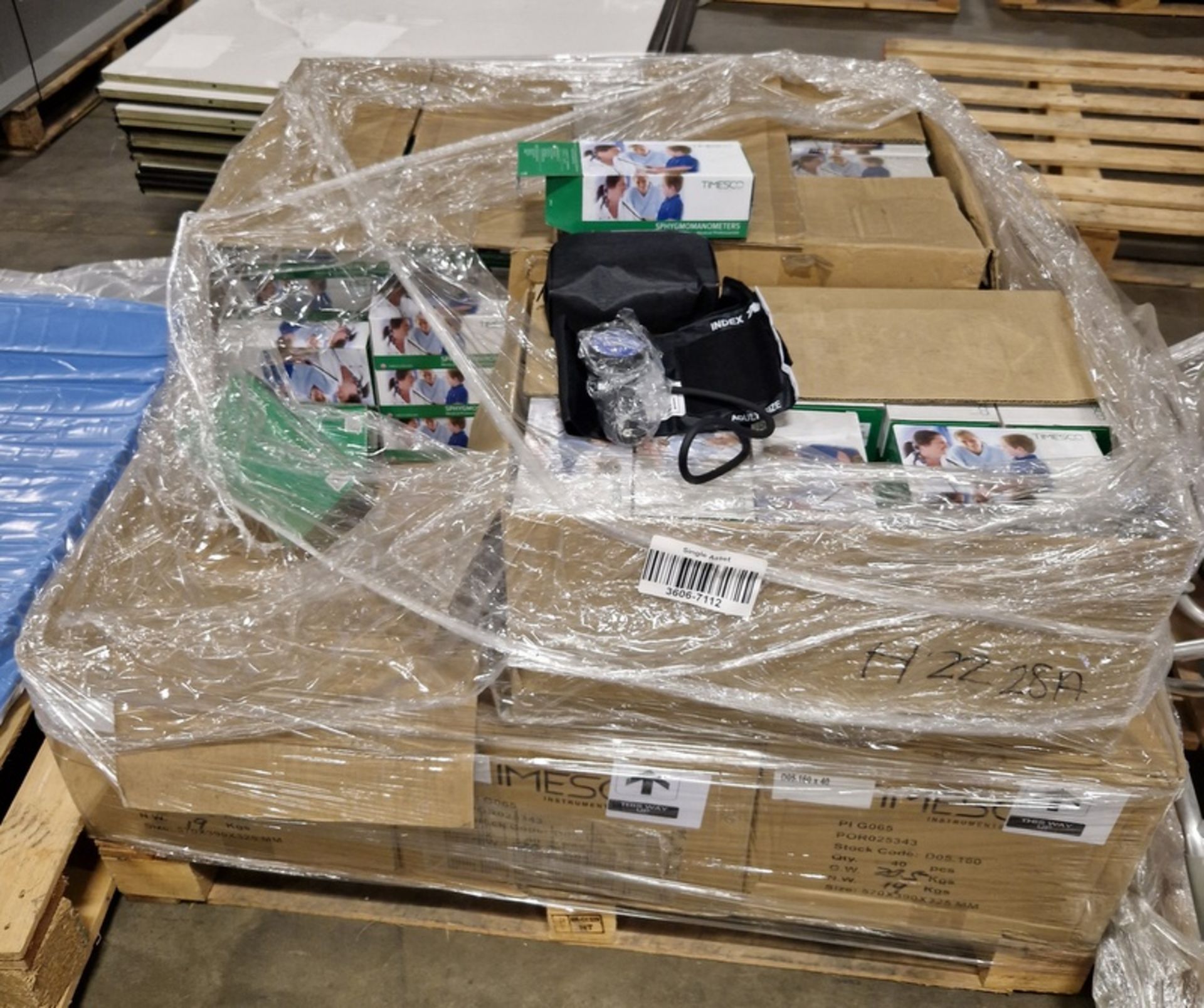 Approx 950 pallet spaces of medical equipment & supplies – itemised list in the description - Image 41 of 102