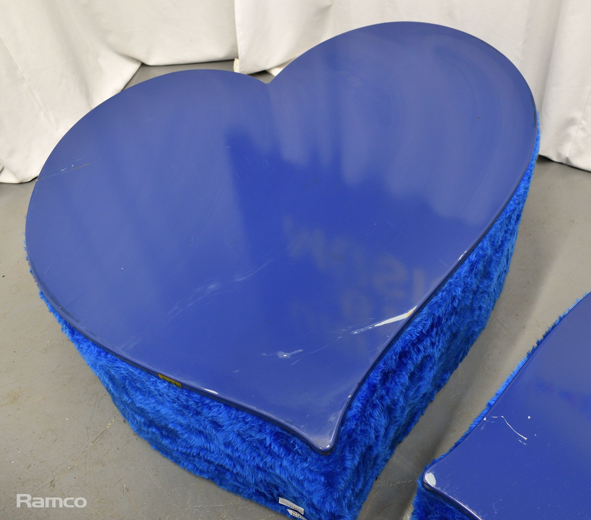 4x Asymmetrical heart shaped blue fur-covered wooden tables from countries' seating area - Image 7 of 18