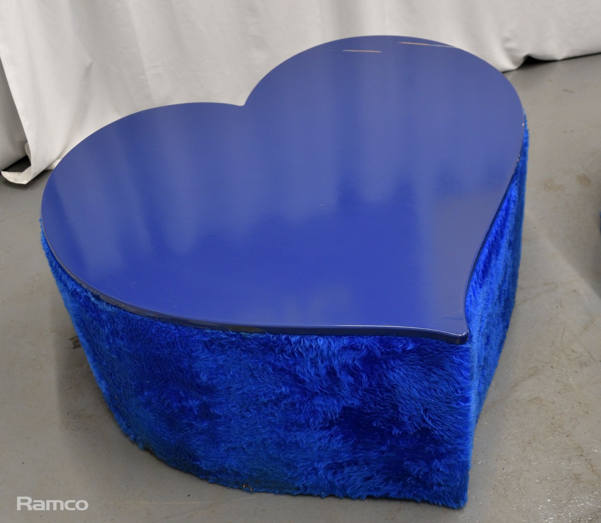 3x Asymmetrical heart shaped blue fur-covered wooden tables from countries' seating area - Image 12 of 14