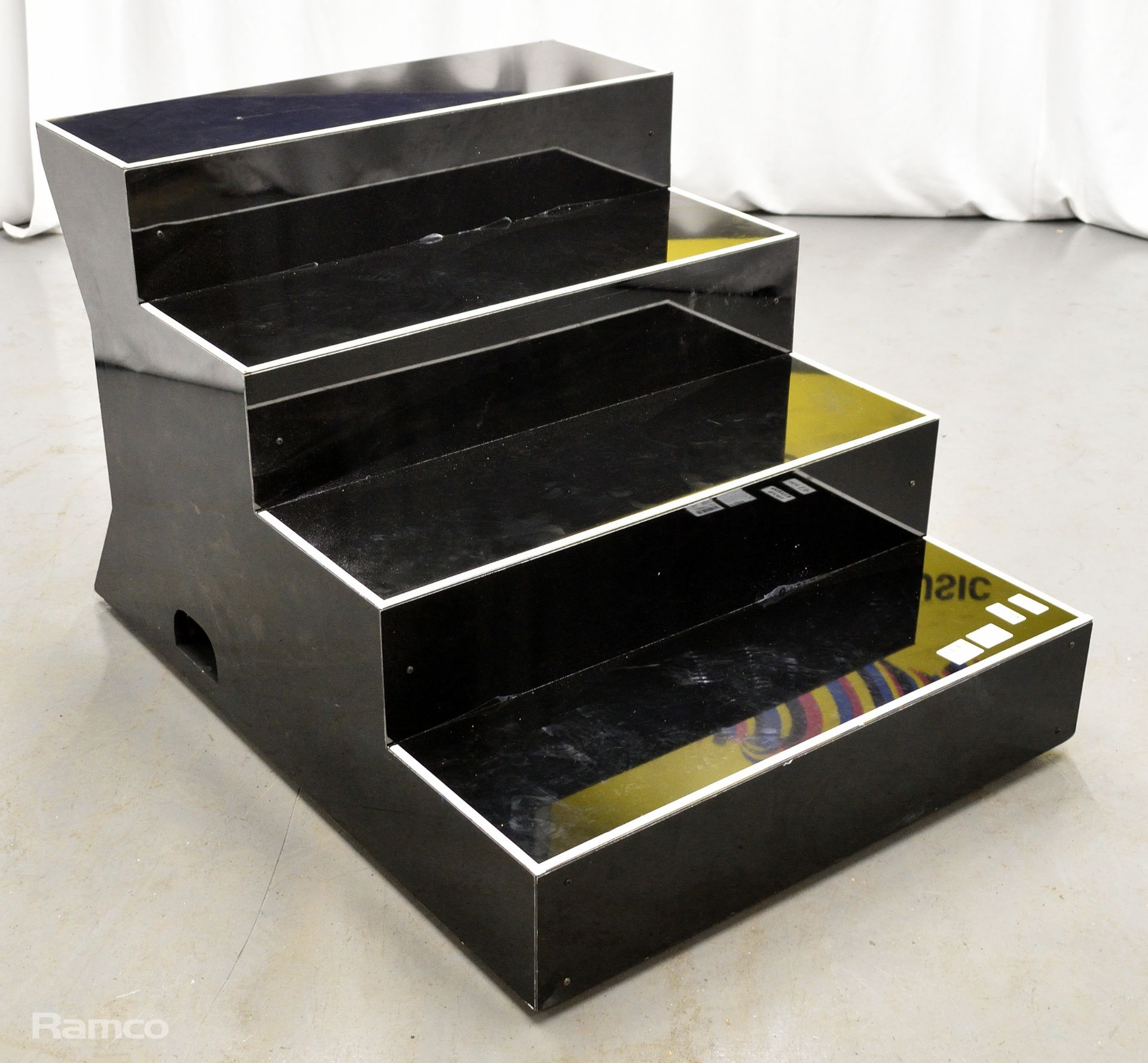 Glossy black steps, overall height of 76cm, 4 steps at 19cm increments - on wheels - Bild 2 aus 6