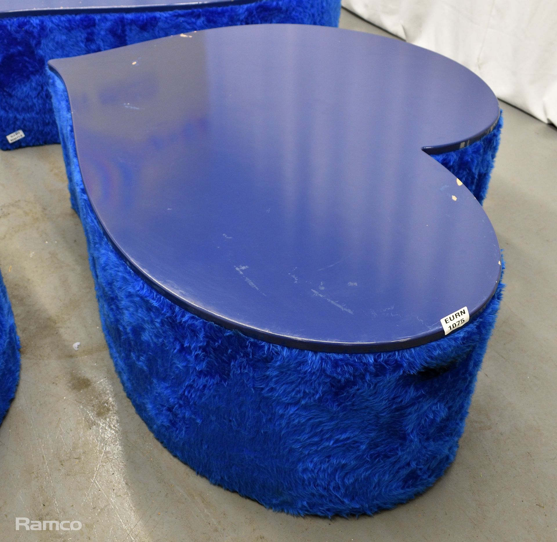 4x Asymmetrical heart shaped blue fur-covered wooden tables from countries' seating area - Image 6 of 16