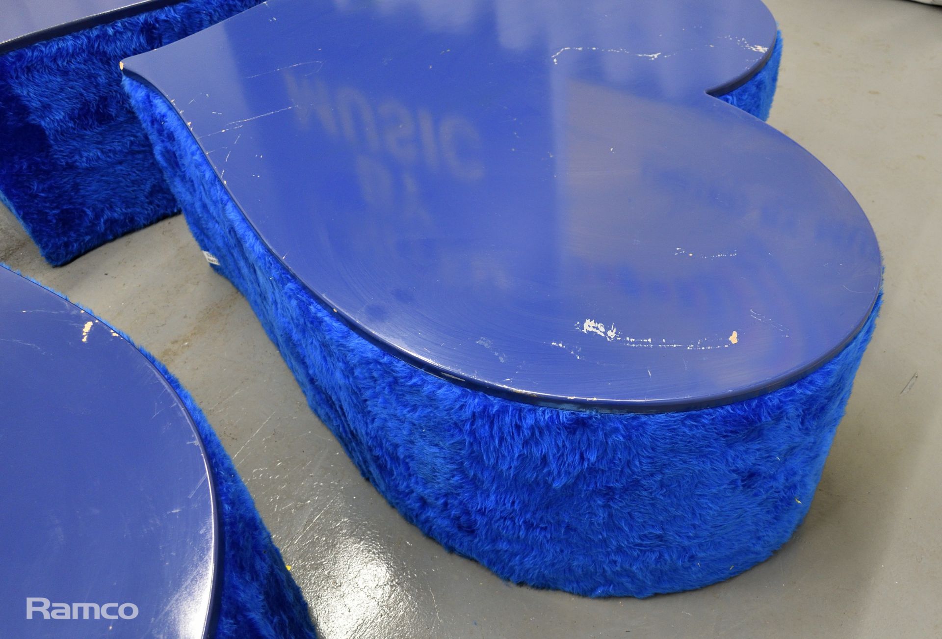 4x Asymmetrical heart shaped blue fur-covered wooden tables from countries' seating area - Image 10 of 16