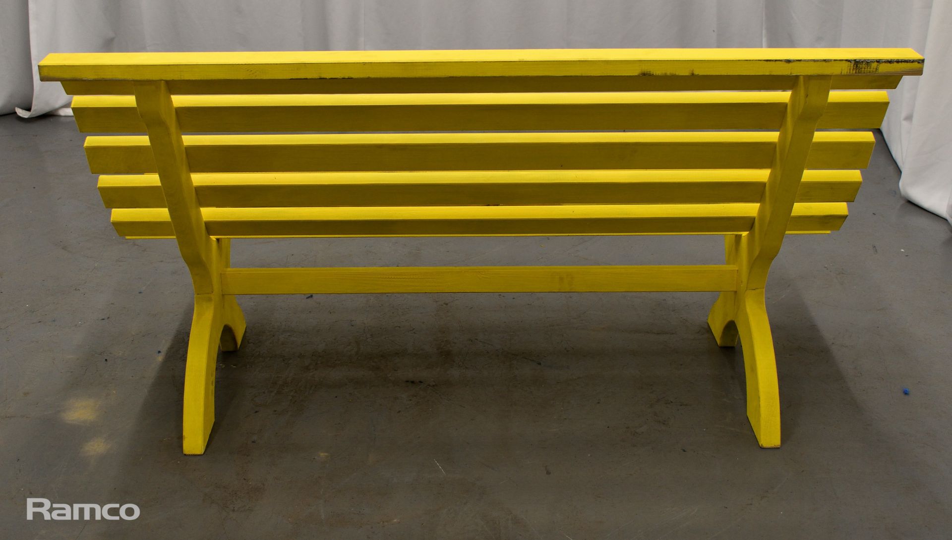 Bright yellow wooden bench from the Semi Final 1 performance from Malta of 'Dance (Your own Party)' - Bild 4 aus 4