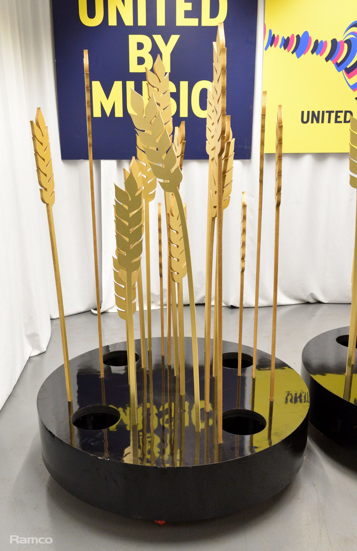 2x Wheat sheaf stage decoration used in the 'United by Music' performance by Mariya Yaremchuck - Image 2 of 12