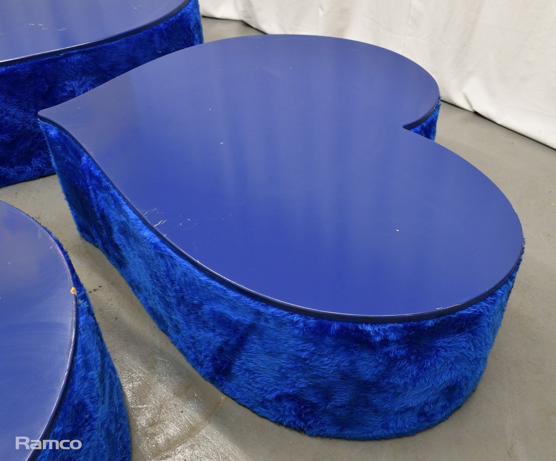 4x Asymmetrical heart shaped blue fur-covered wooden tables from countries' seating area - Image 15 of 18