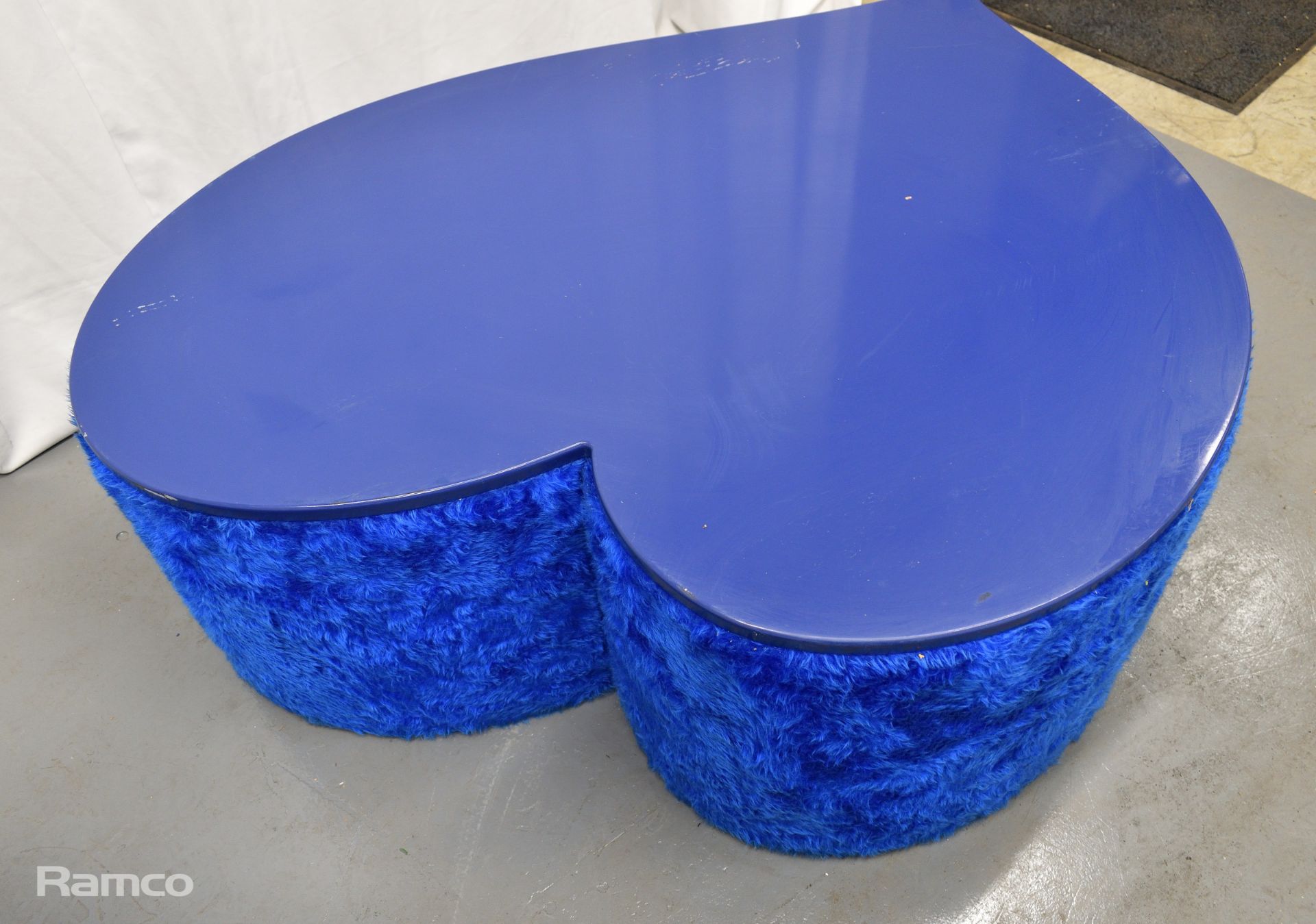 4x Asymmetrical heart shaped blue fur-covered wooden tables from countries' seating area - Image 11 of 18