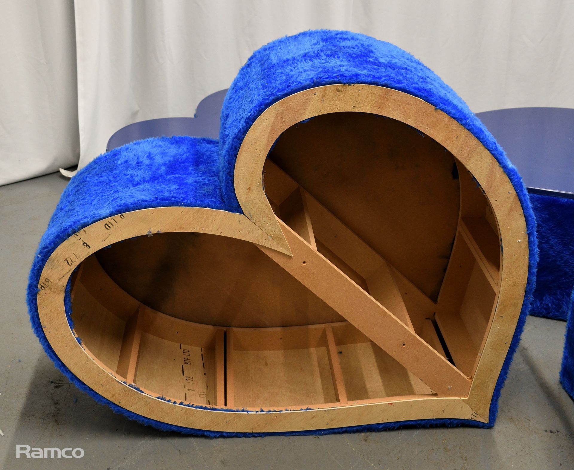 4x Asymmetrical heart shaped blue fur-covered wooden tables from countries' seating area - Image 18 of 18