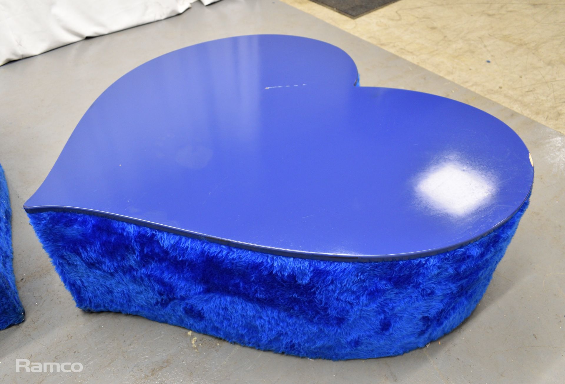 3x Asymmetrical heart shaped blue fur-covered wooden tables from countries' seating area - Image 4 of 14