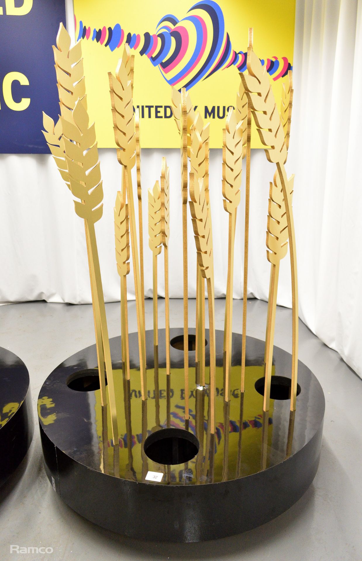 2x Wheat sheaf stage decoration used in the 'United by Music' performance by Mariya Yaremchuck - Image 6 of 10