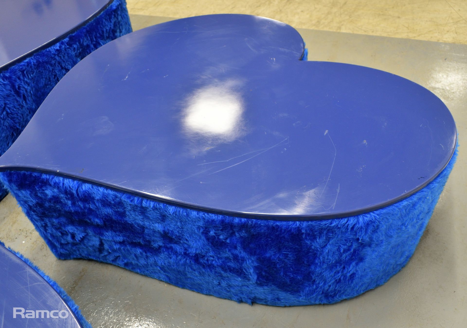 4x Asymmetrical heart shaped blue fur-covered wooden tables from countries' seating area - Image 5 of 16