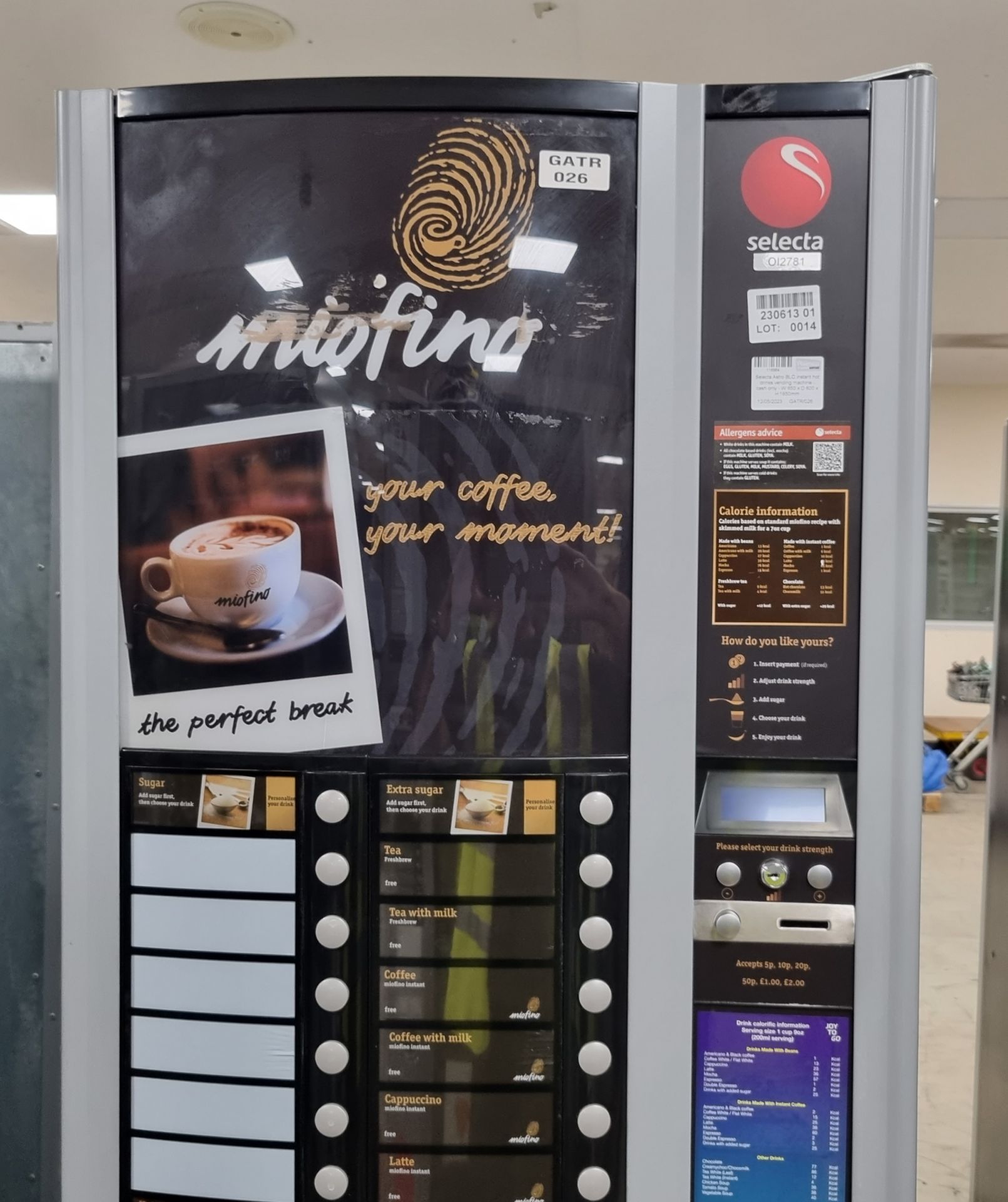 Selecta Astro BLC instant hot drinks vending machine - cash only - W 650 x D 800 x H 1850mm - Bild 4 aus 10