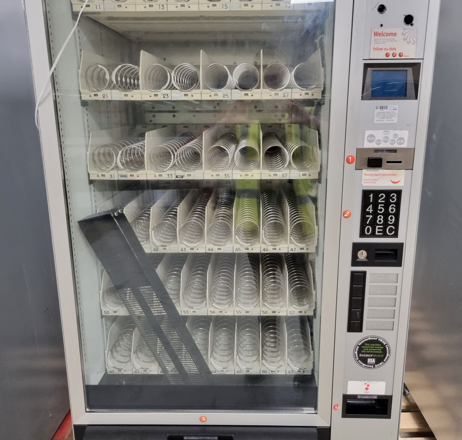 Selecta Samba Classic snacks vending machine - cash only - W 900 x D 870 x H 1850mm - DAMAGED - Bild 5 aus 6