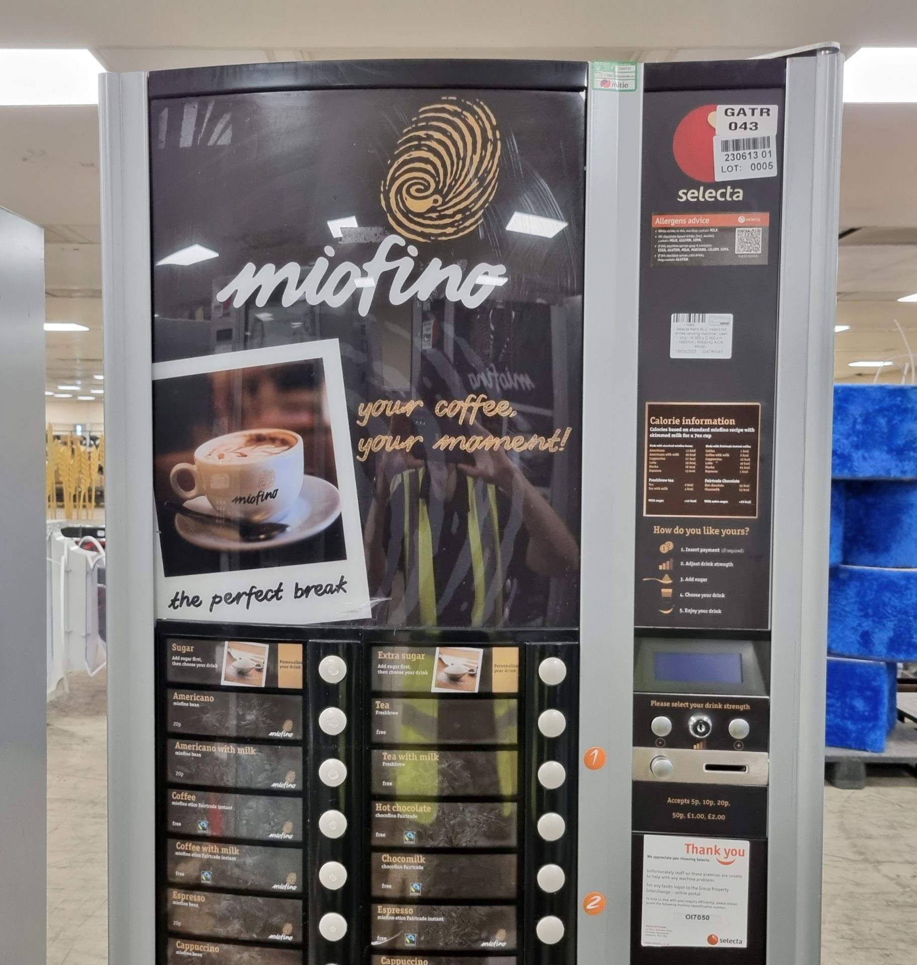 Selecta Astro BLC instant hot drinks vending machine - cash only - W 650 x D 800 x H 1850mm - Bild 4 aus 6