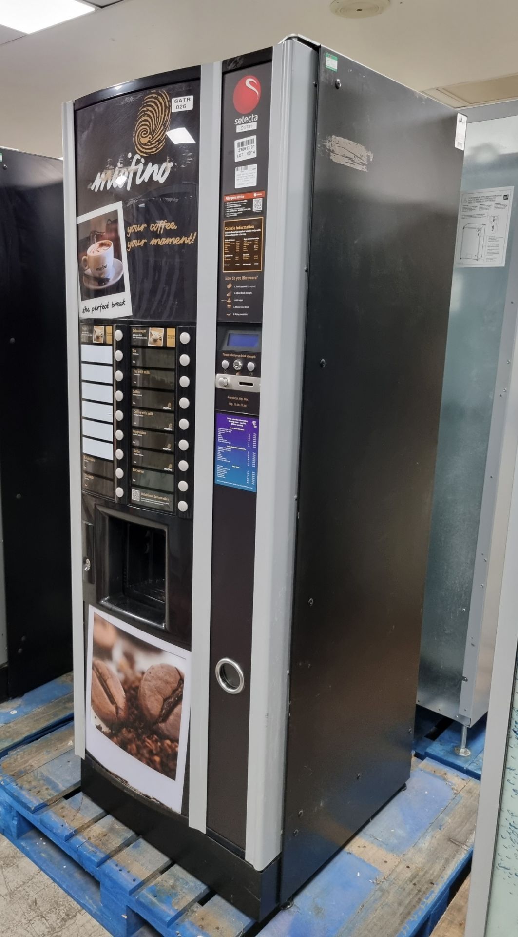 Selecta Astro BLC instant hot drinks vending machine - cash only - W 650 x D 800 x H 1850mm - Bild 3 aus 10