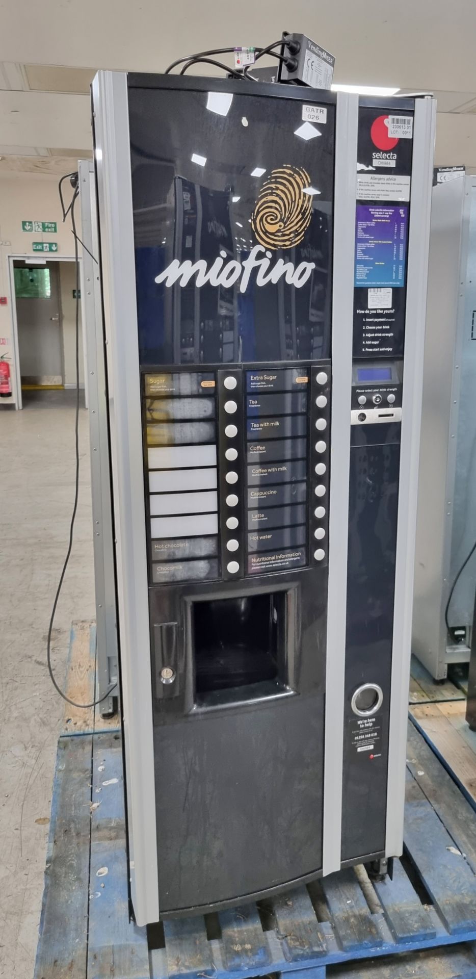 Selecta Astro BLC instant hot drinks vending machine - cash only - W 650 x D 800 x H 1850mm