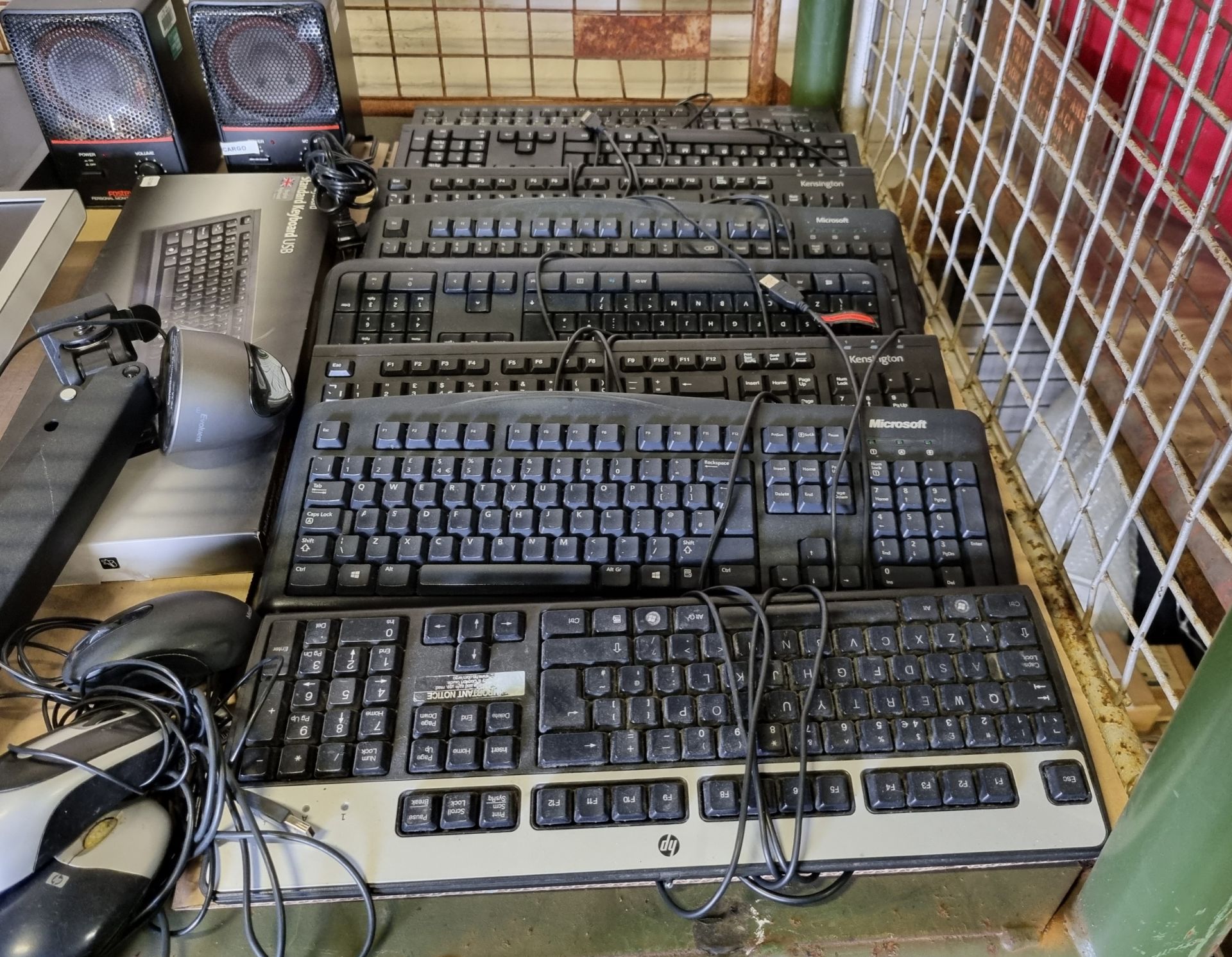 Electrical and computer spares - 9x wired USB keyboards - 5x wired mice - swing arm monitor mount - Image 2 of 5