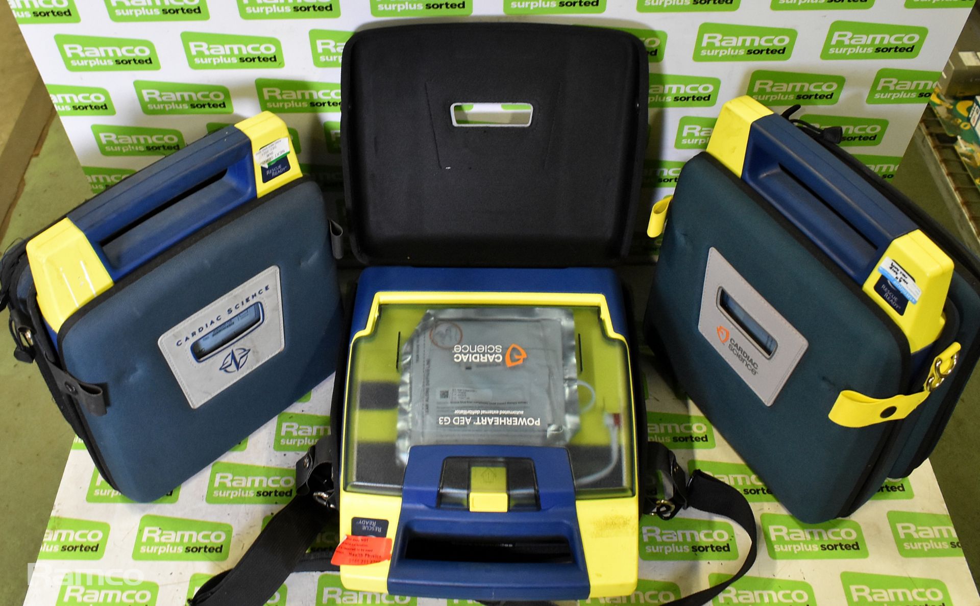 3x Cardiac Science G3 AED defibrillator - in carry case (REQUIRES CALIBRATION) - Image 2 of 15