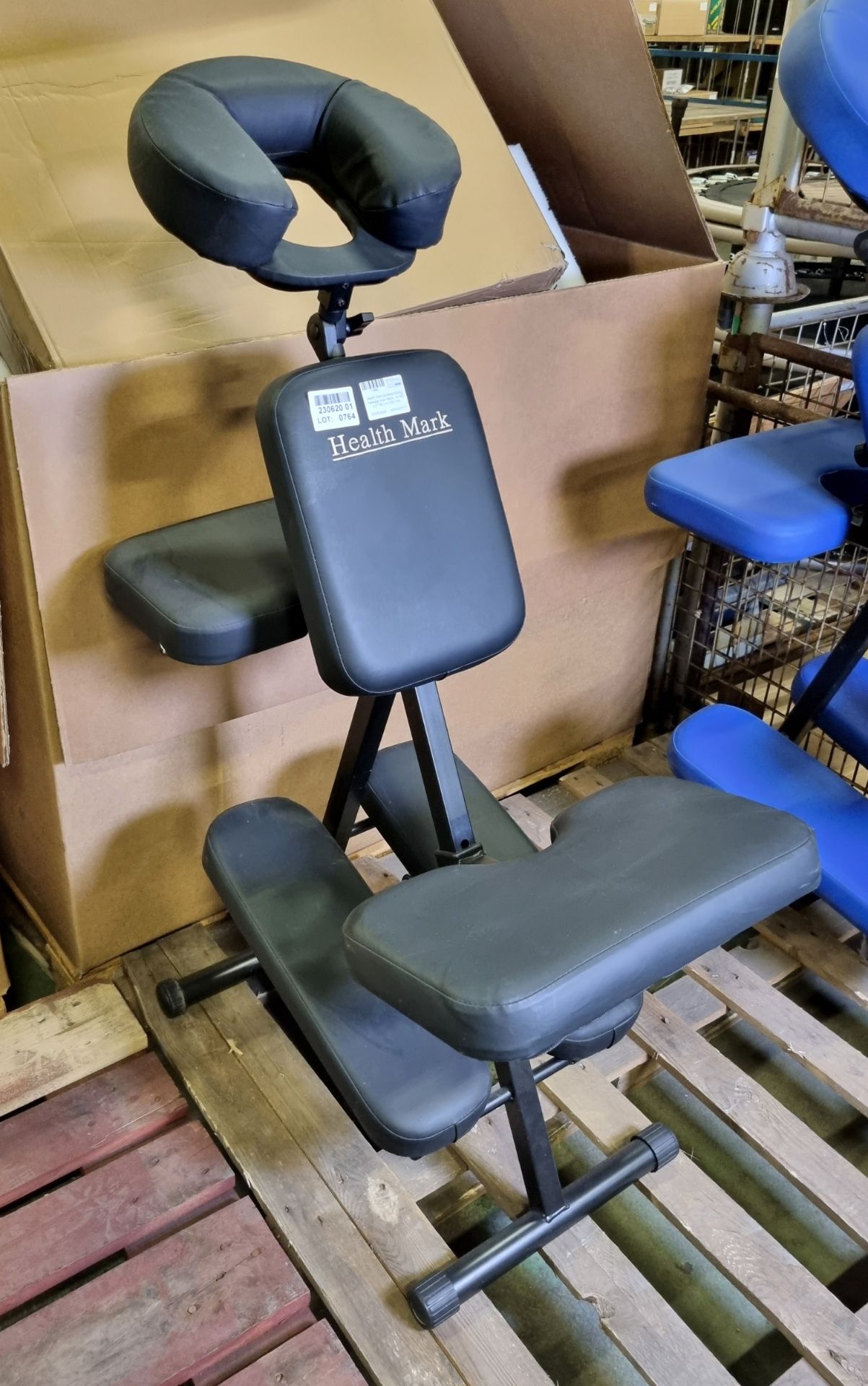 Health Mark portable folding massage chair - black - W 460 x D 730 x H 1250 mm - Image 3 of 3