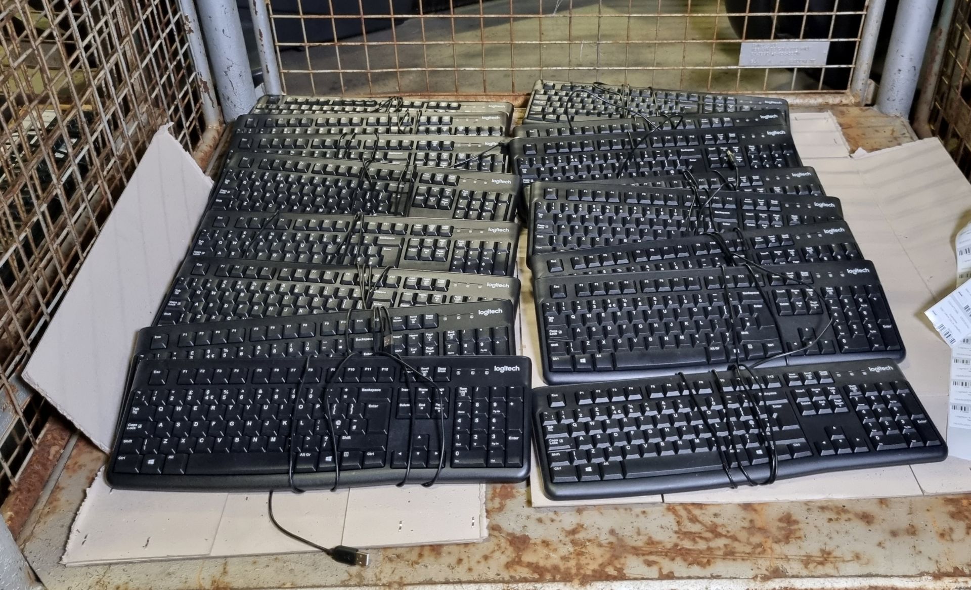 16x Logitech K120 wired USB keyboards