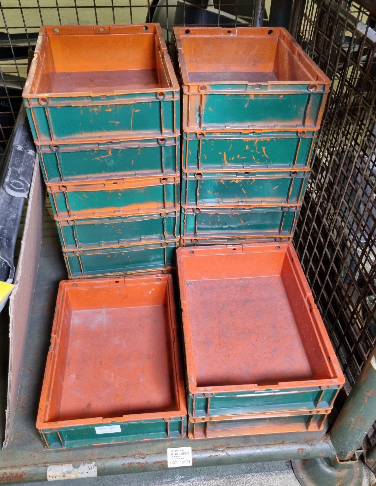 15x Orange / Green stackable storage bins - W 300 x D 400 x H 100mm each - Image 2 of 2