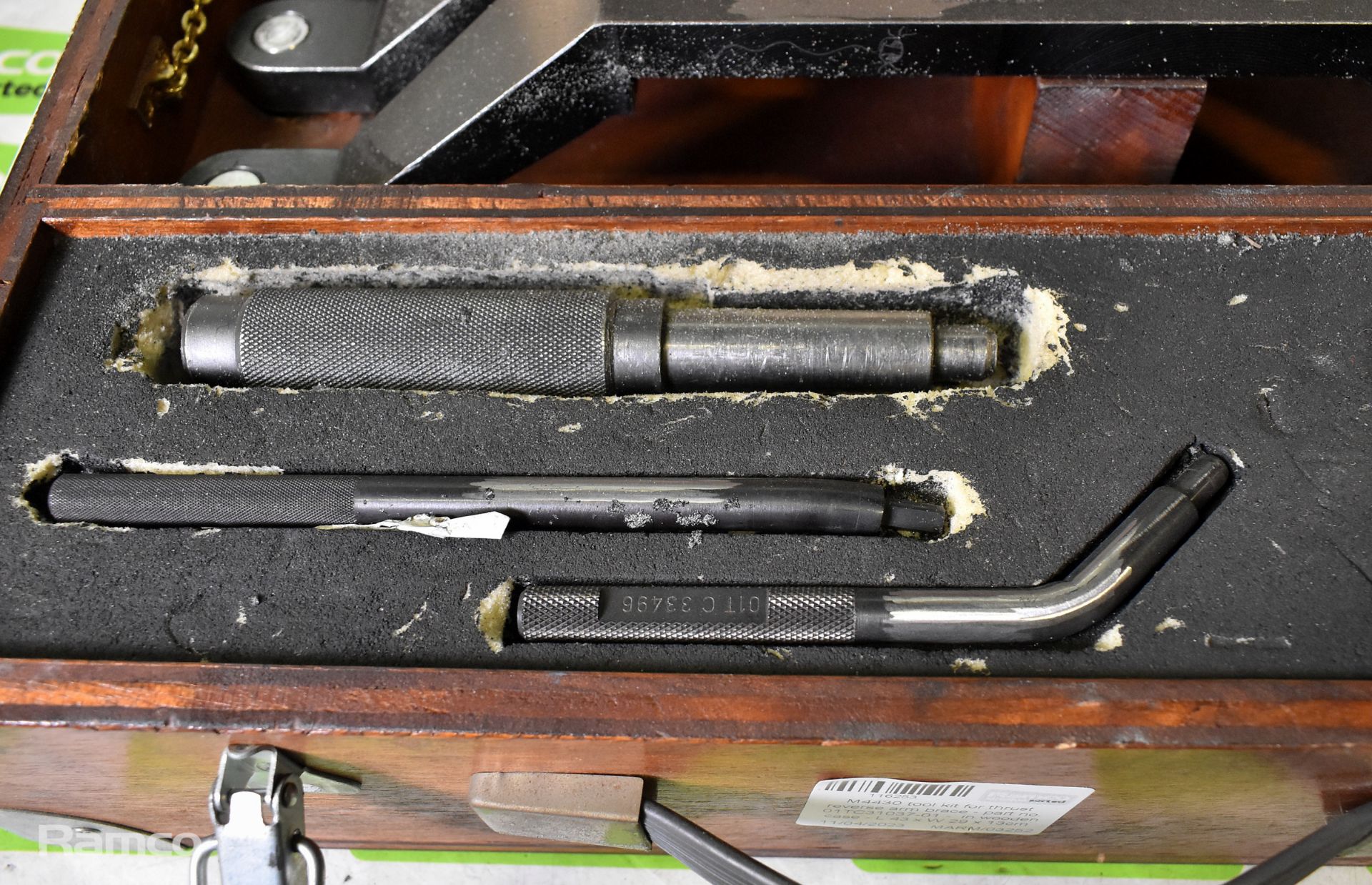 4x M4430 tool kit for reverse thrust arm braces - part no. 01TC31037-01 - in wooden case - Bild 2 aus 7