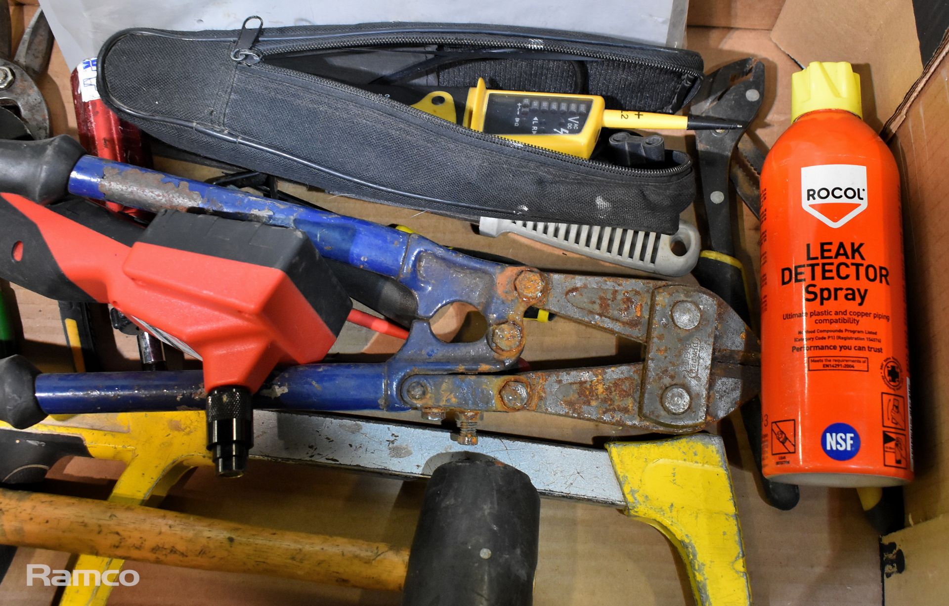 Hand tools - Saw, pliers, cutters, metal snips, bolt cutter, mallet, circuit tester, screwdrivers - Image 3 of 5