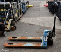 Eoslift hand pallet truck - 2500kg lifting capacity - IN NEED OR REPAIR