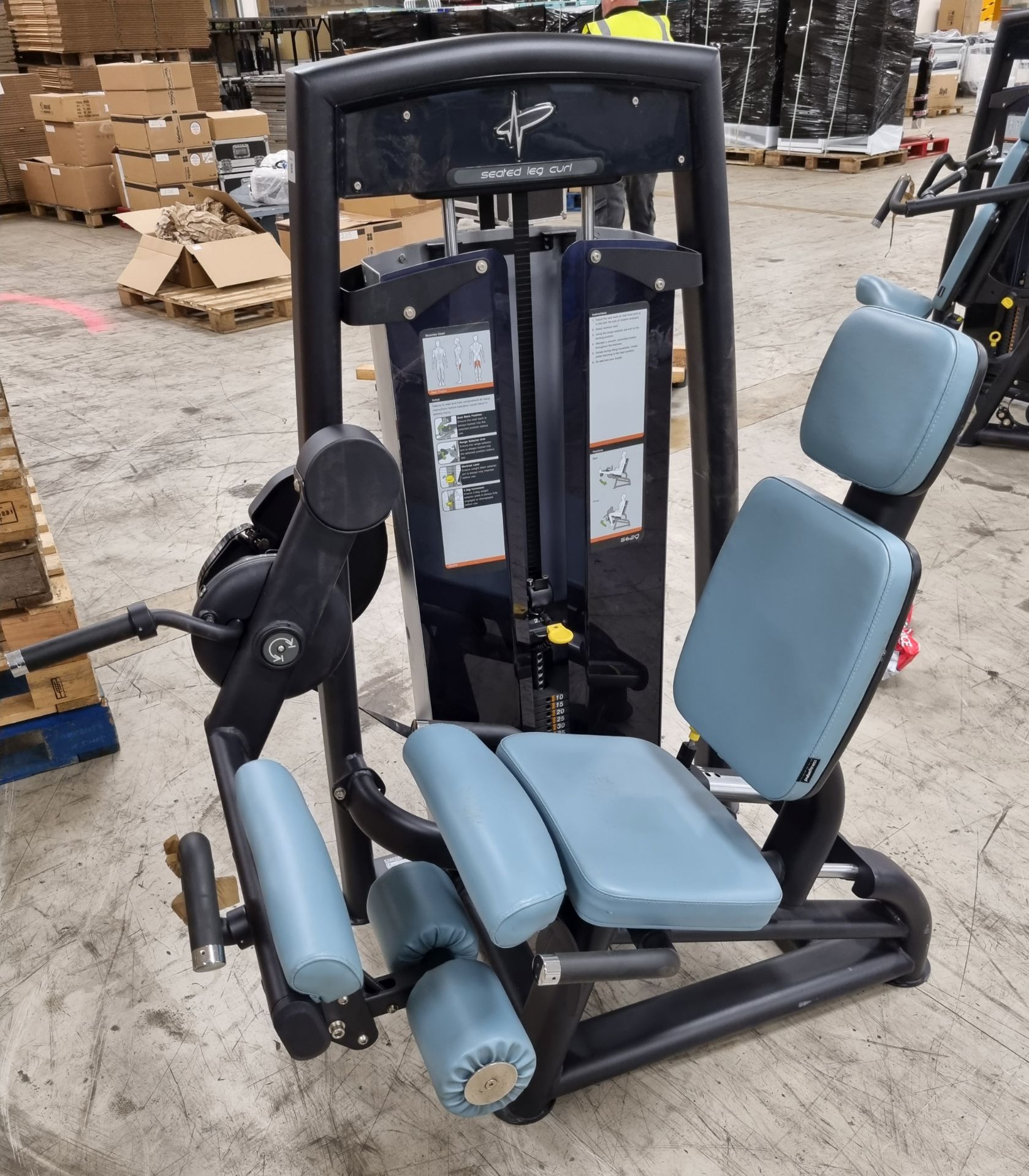 Pulse 562g seated leg curl exercise machine - W 1350 x D 1030 x H 1500mm - Bild 3 aus 6