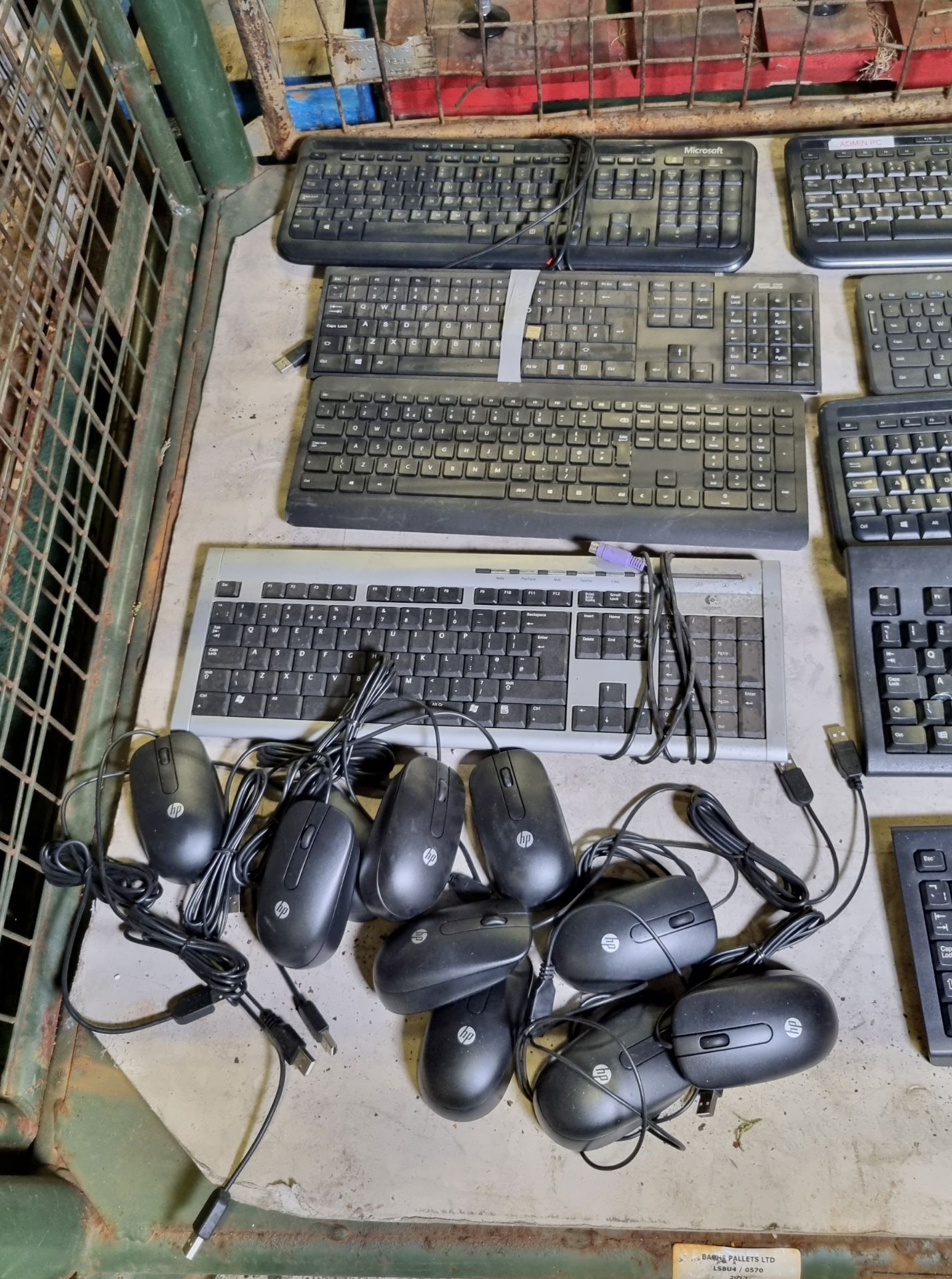 9x wireless and wired keyboards - 10x HP wired mice - Image 4 of 4