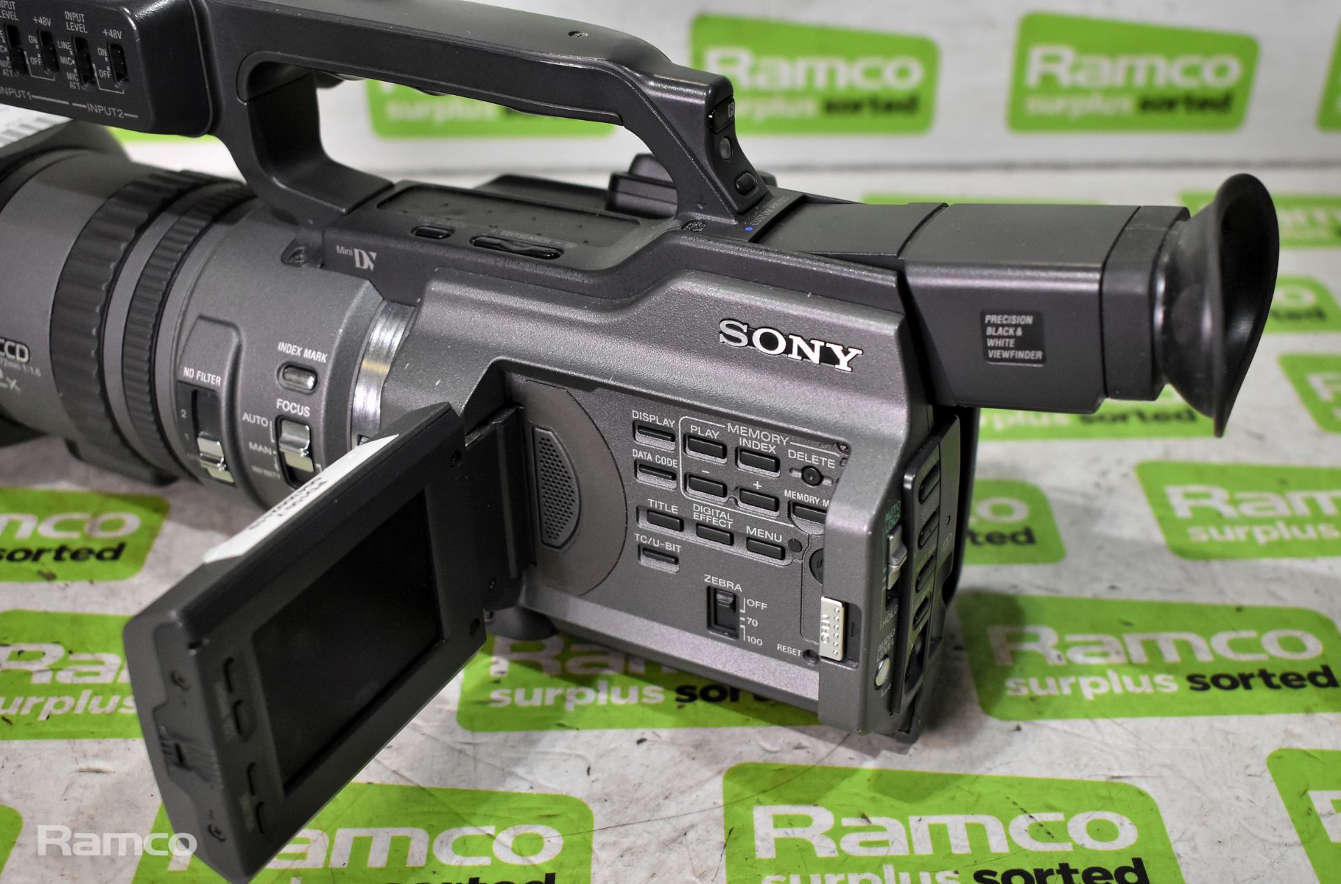 Sony DSR-PD150P camcorder with 2 batteries - Bild 6 aus 14