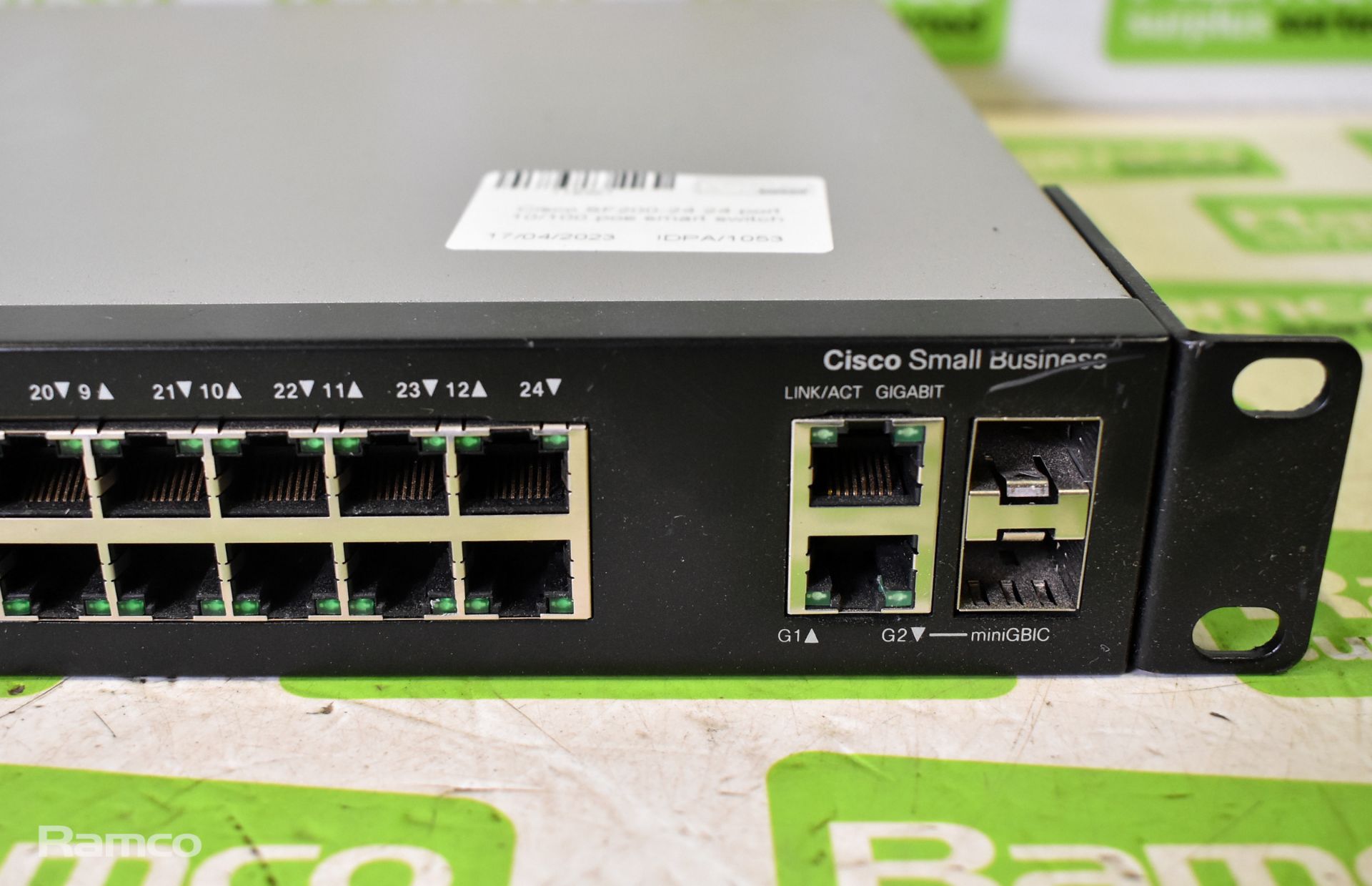 Cisco SF200-24 24 port 10/100 poe smart switch - Image 2 of 4