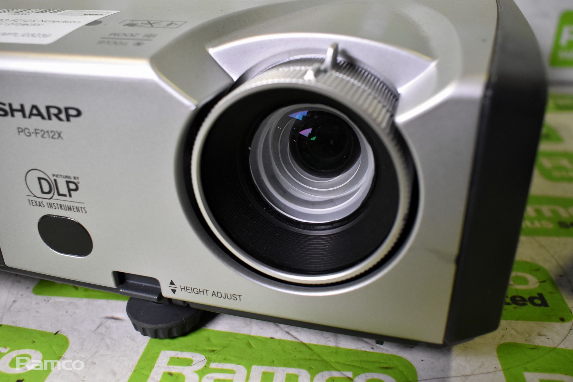 Sharp PG-F212X Notevision LCD projector - Bild 2 aus 5
