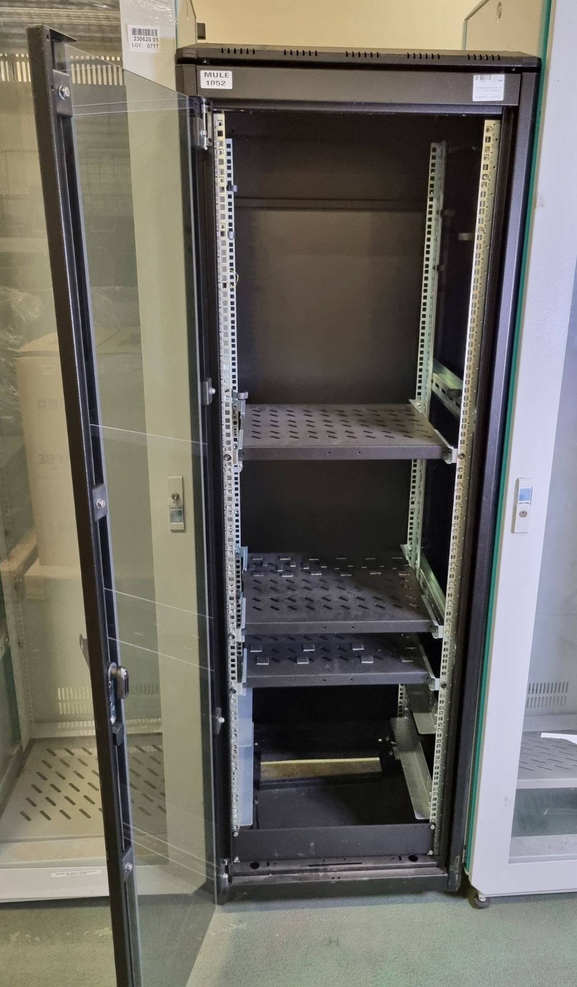 Portable server cabinet - W 610 x D 540 x H 1880mm - Bild 2 aus 2