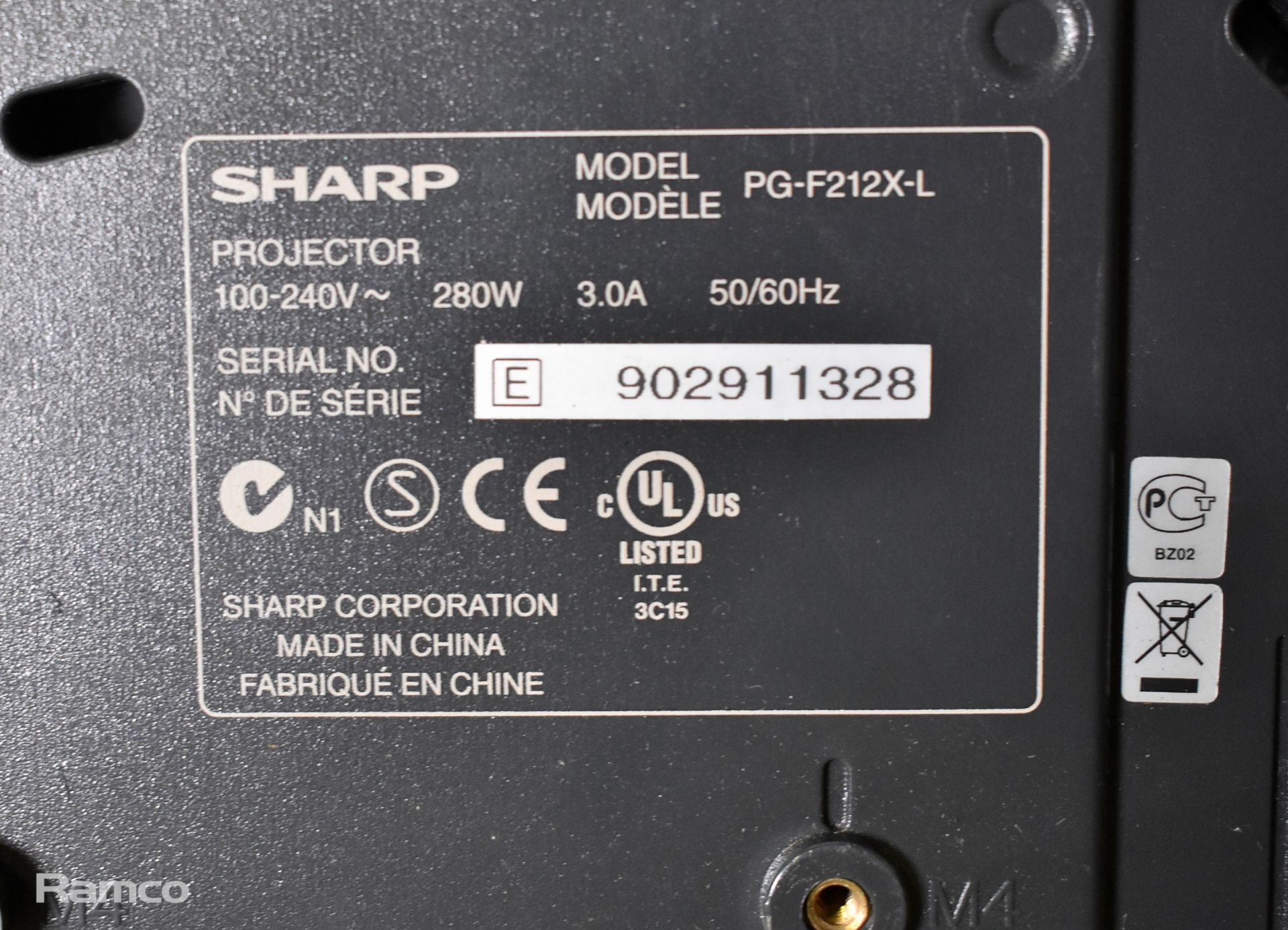 Sharp PG-F212X Notevision LCD projector - Image 5 of 5