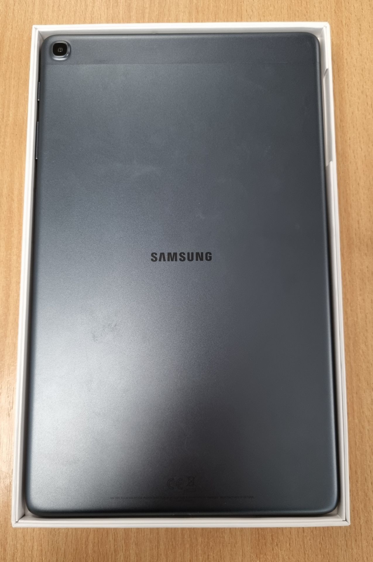 Samsung Galaxy Tab A SM-T510 - 10.1 inch tablet - Wifi - 32GB - 2GB RAM - 8MP AF & 5MP - Black - Image 3 of 6
