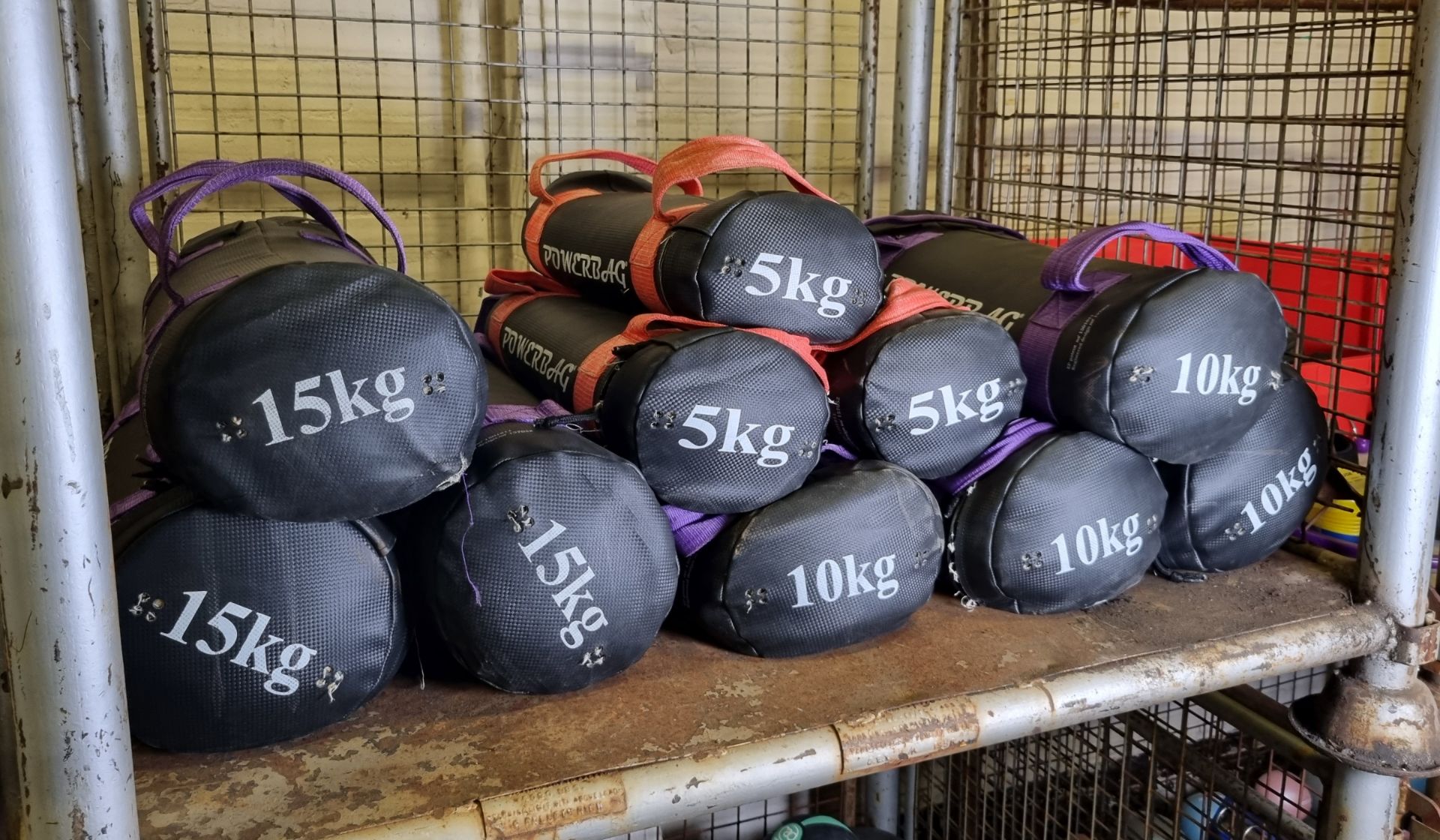 12x exercise powerbags : 3x 5kg, 6x 10kg, 3x 15kg - Image 2 of 3